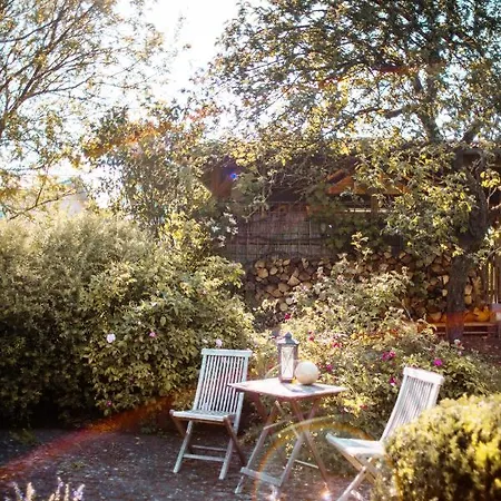 Unter Den Linden Bed & Breakfast Hungen