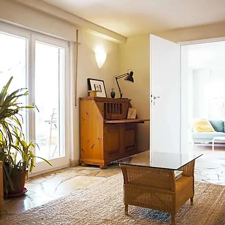 Bed & Breakfast Unter Den Linden 3*