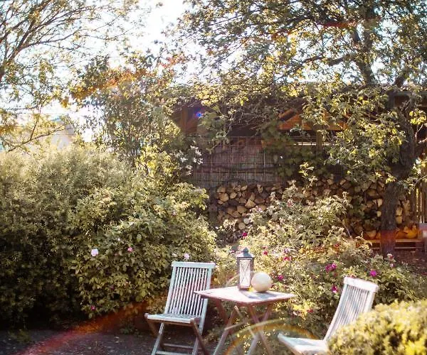 Unter Den Linden Bed & Breakfast Hungen